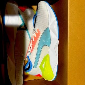 Puma cell plasmic wns I just used ones like new